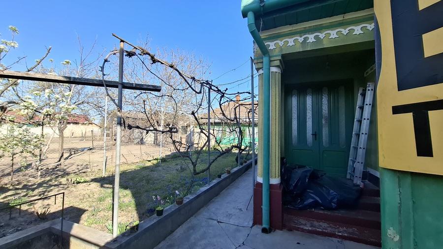 Casă individuală cu 6 camere cu Canalizare în Nădlac