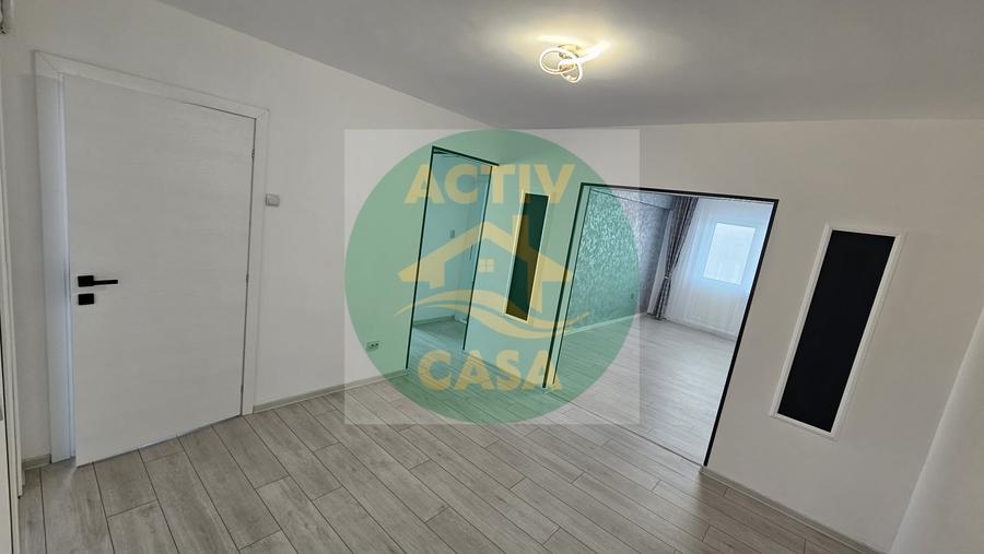 Apartament cu 3 camere semidecomandat în Est