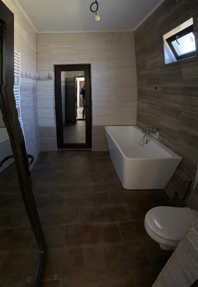 Casă individuală cu 5 camere cu Canalizare în Boldu