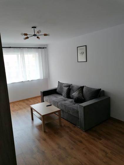 Apartament cu 2 camere decomandat în Noua