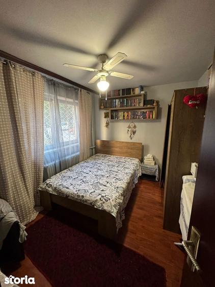 Apartament cu 3 camere decomandat în Sat Vacanță