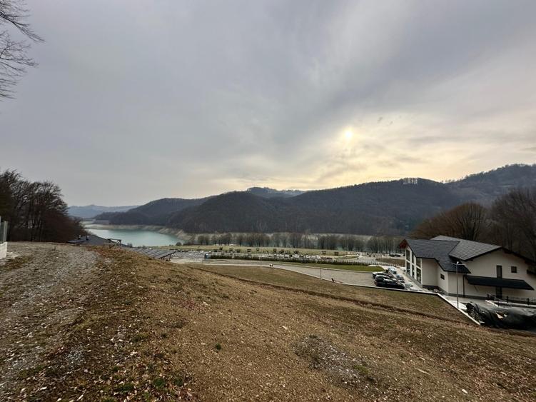 Teren Construcții intravilan de 12500 mp, în Teșila