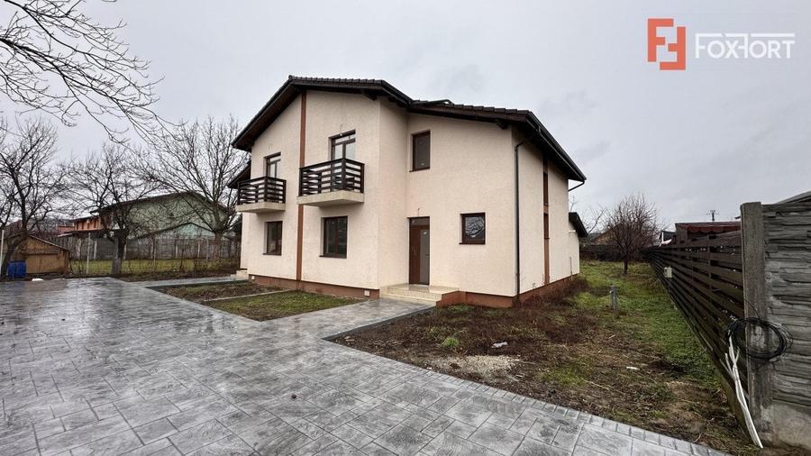 Duplex cu 4 camere cu Canalizare în Chișoda