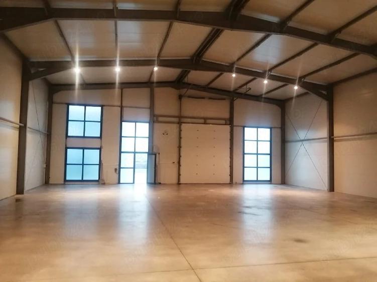 Spațiu comercial, de 420 mp, în Jucu