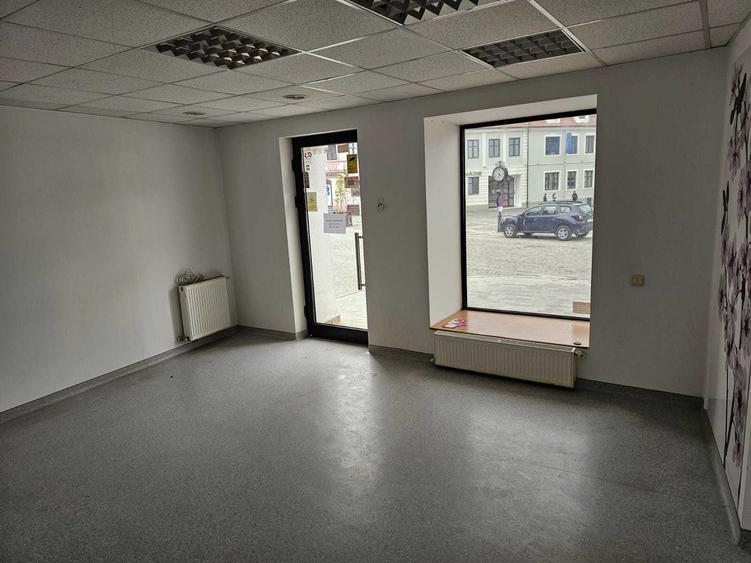Spațiu comercial, în Central