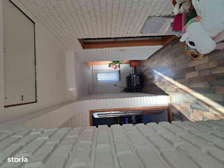 Casă cu 6 camere cu Teren 1500 Mp în Braniștea