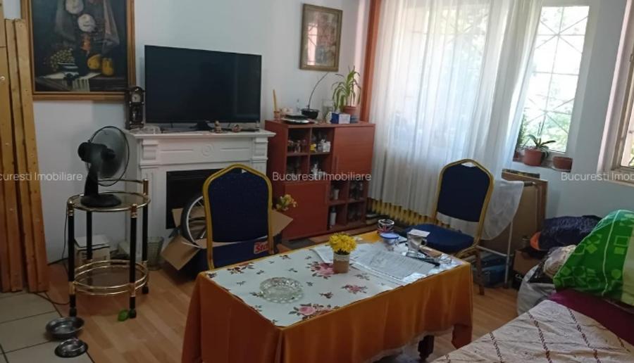 Apartament cu 3 camere semidecomandat în Titan