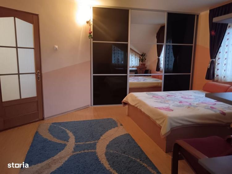 Casă cu 4 camere cu Teren 1000 Mp în Central