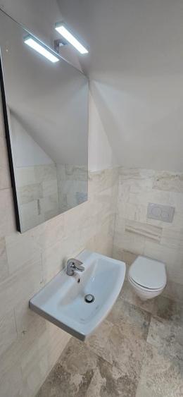 Casă individuală cu 4 camere cu Canalizare în Noua