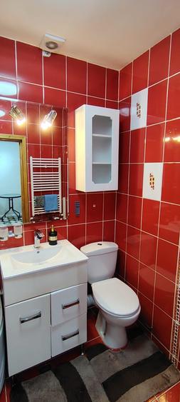 Apartament cu 4 camere decomandat în Central