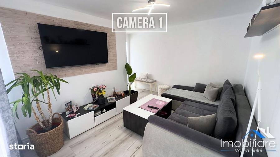 Casă cu 4 camere cu Teren 2700 Mp în Central