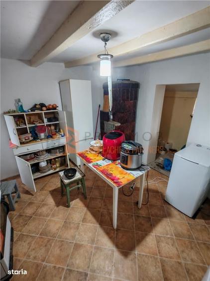 Casă cu 4 camere semidecomandat în Băceni