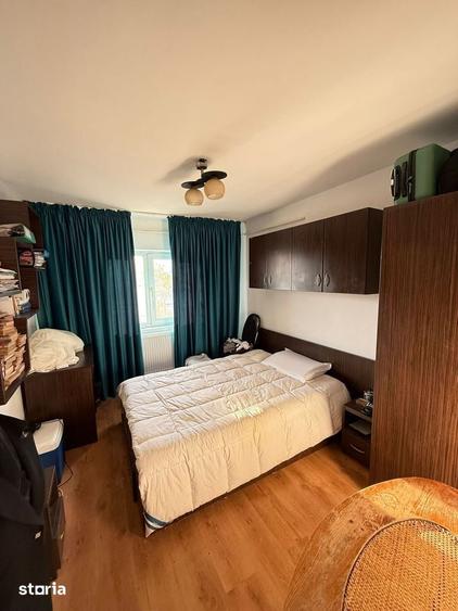 Apartament cu 3 camere decomandat în Calea București