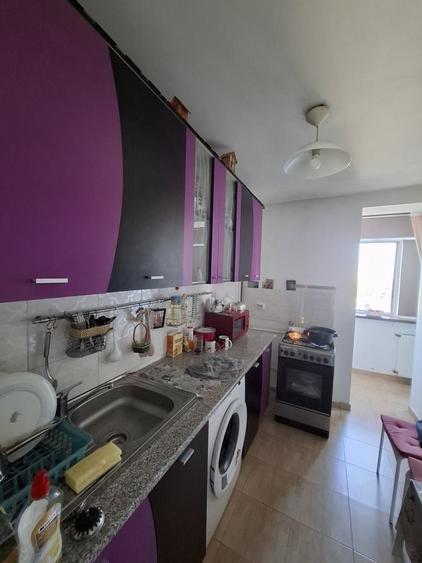 Apartament cu 2 camere semidecomandat în Grivița