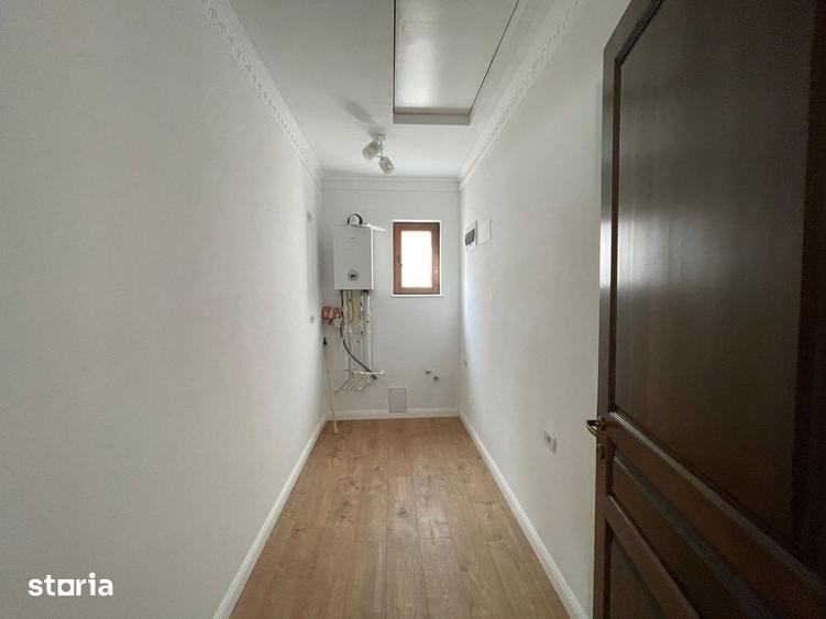 Casă cu 4 camere cu Teren 580 Mp în Ghiroda
