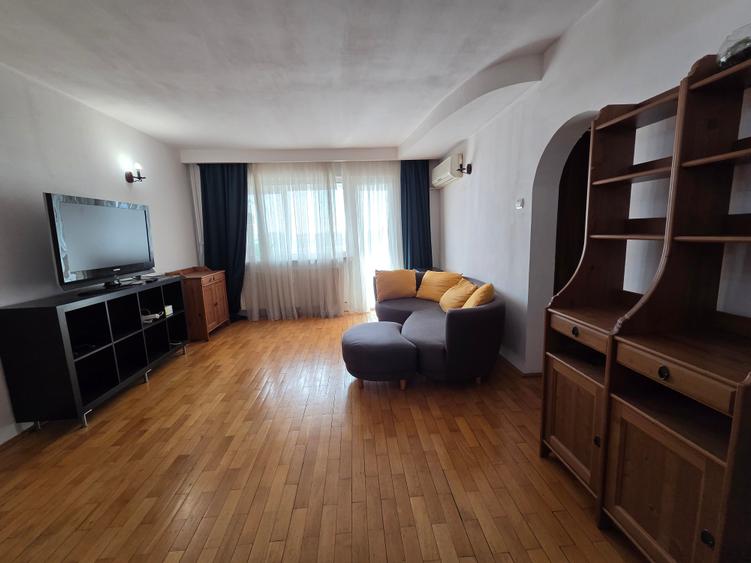 Apartament cu 2 camere semidecomandat în Tineretului