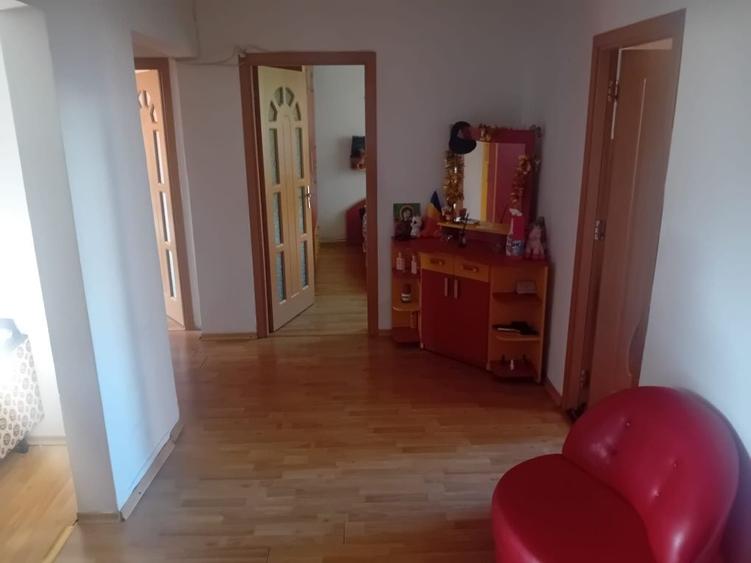 Apartament cu 3 camere în Mărăței