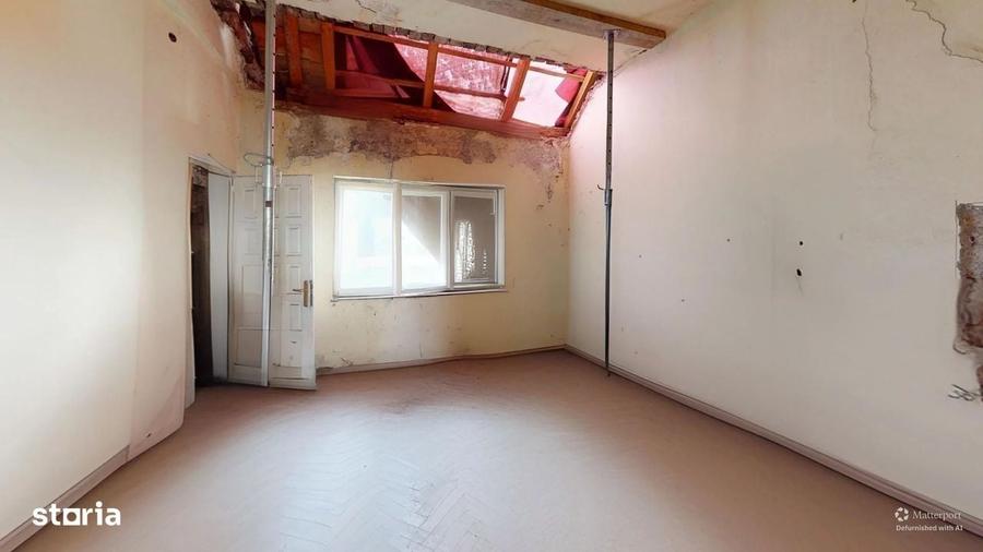 Apartament cu 4 camere în Centrul Istoric