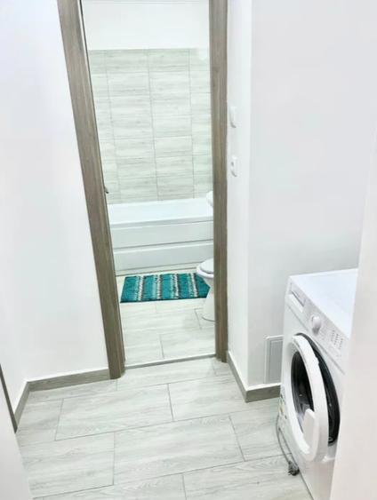 Apartament cu 3 camere decomandat în Drumul Taberei