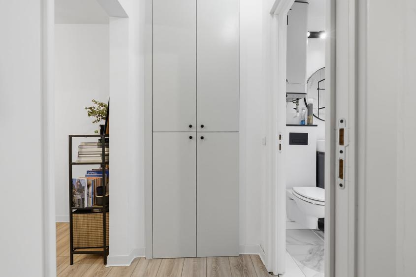Apartament cu 2 camere semidecomandat, mobilat în 1 Mai