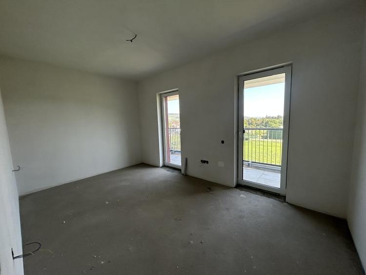 Apartament cu 3 camere semidecomandat în Florești — fotografia 3