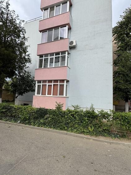 Apartament cu 2 camere decomandat în Grădiște