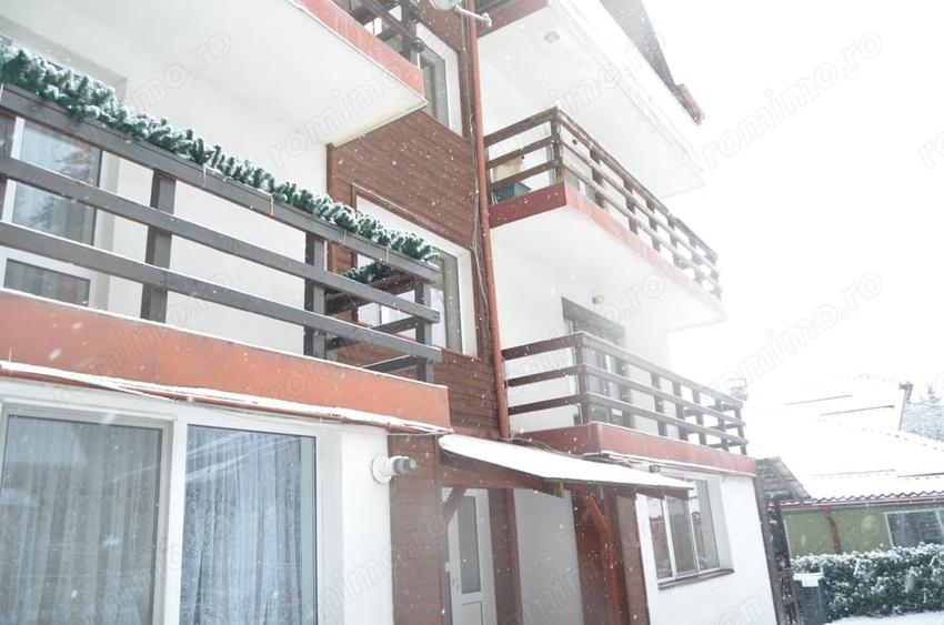 Apartament cu 3 camere decomandat în Poiana Țapului