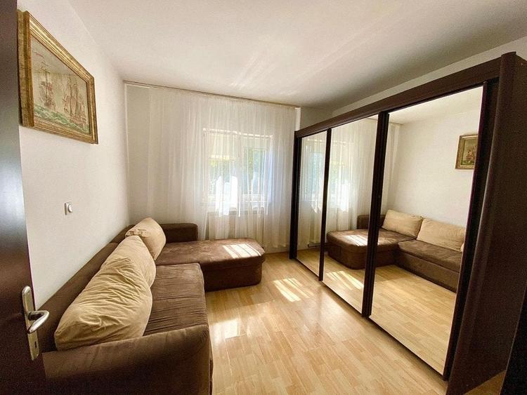 Apartament cu 4 camere decomandat, mobilat în Central