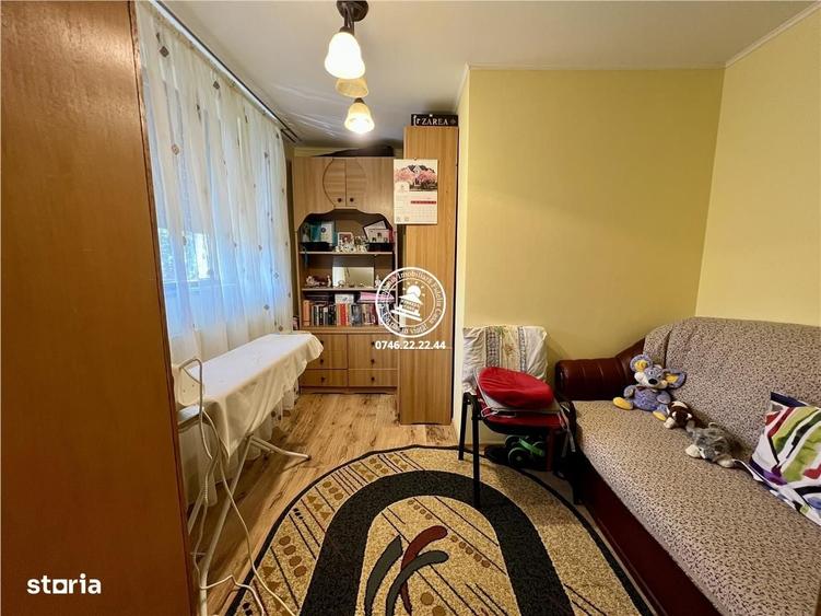 Casă cu 4 camere în Valea Adâncă