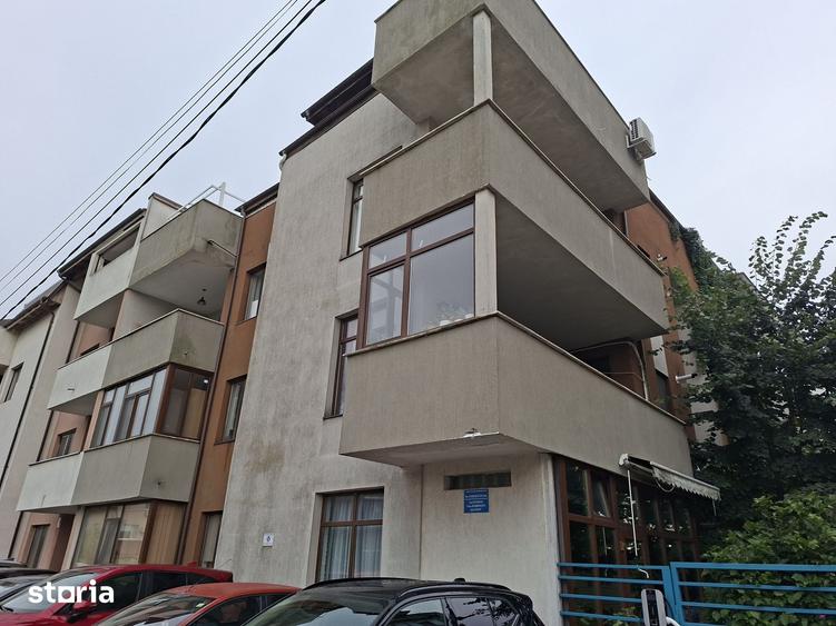 Apartament cu 3 camere în Dobroești