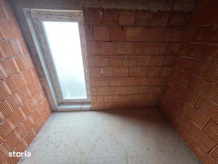 Casă cu 4 camere cu Teren 586 Mp în Baciu