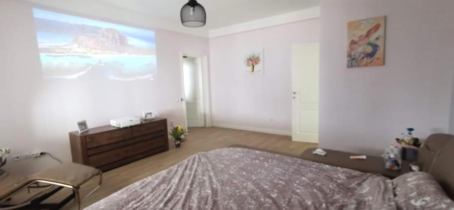 Casă individuală cu 4 camere cu Garaj în Amara