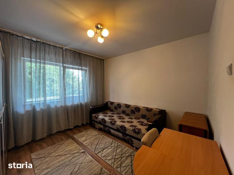 Apartament cu 3 camere decomandat în Nicolina