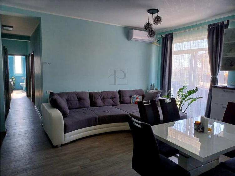 Apartament cu 3 camere decomandat în Dumbrăvița