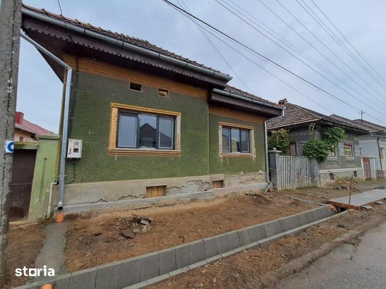 Casă cu 3 camere cu Teren 4400 Mp în Perișani