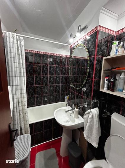 Apartament cu 4 camere decomandat în Republicii