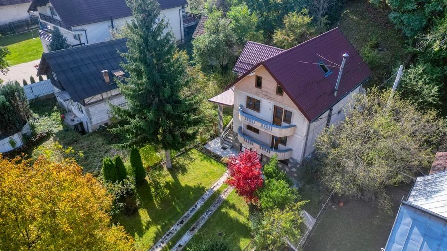 Casă individuală cu 7 camere cu Garaj în Șimon