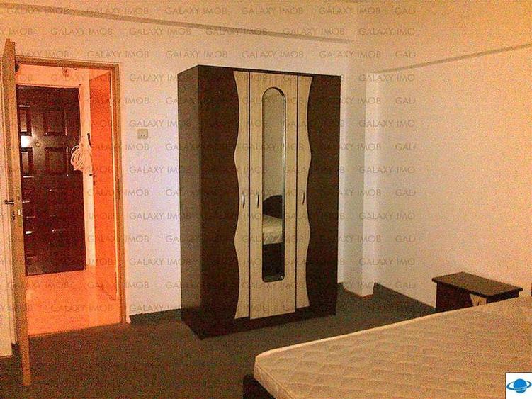 INCHIRIERE APARTAMENT CU 3 CAMERE PIATA ROMANA 650 euro - 6