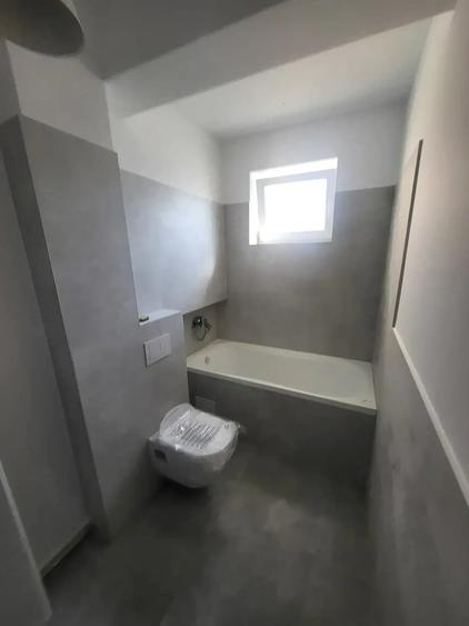 Apartament cu 4 camere decomandat în Dumbrăvița