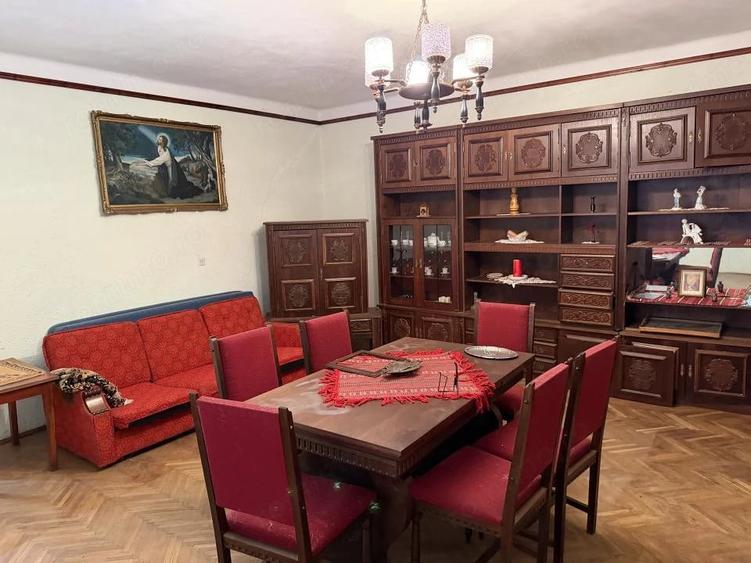 Casă cu Teren 750 Mp în Central