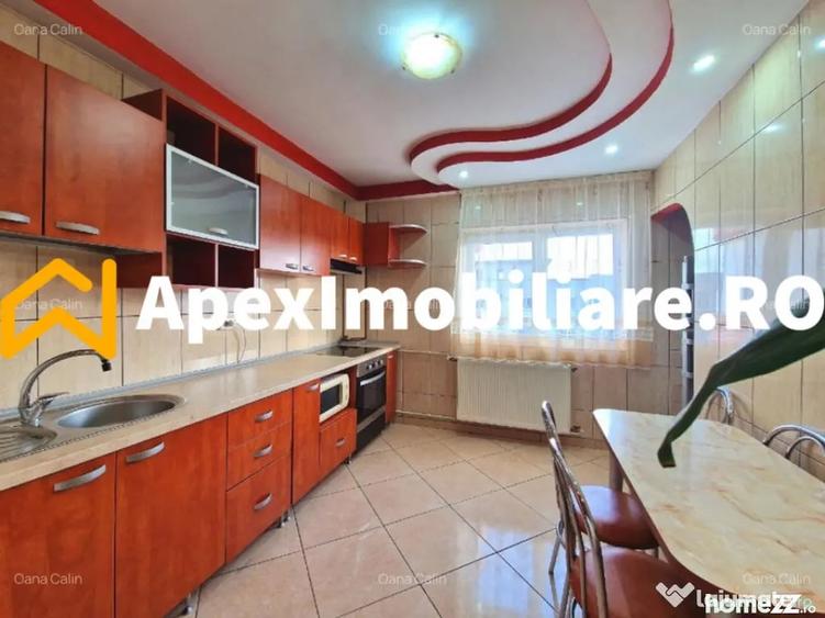 Apartament cu 4 camere decomandat, mobilat în Sebastian
