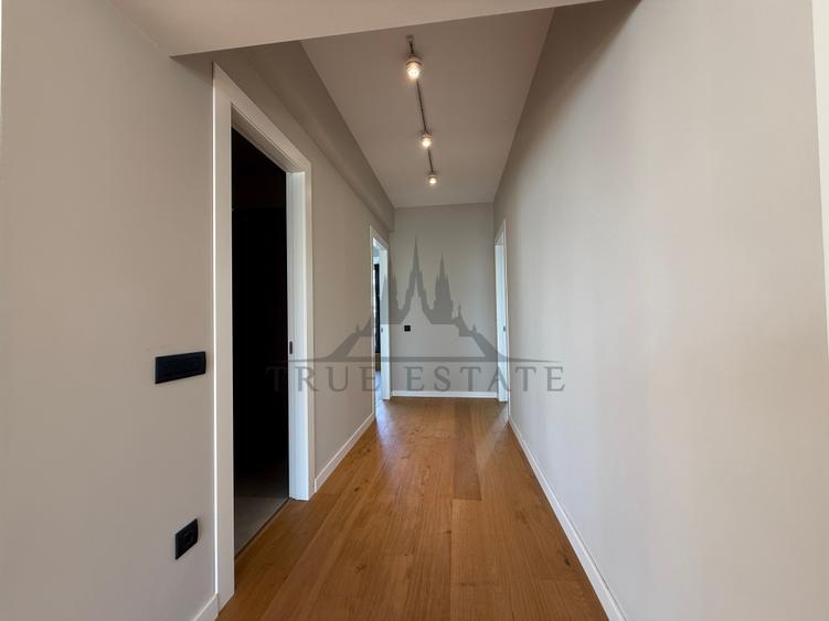 Penthouse cu 4 camere decomandat în Floreasca
