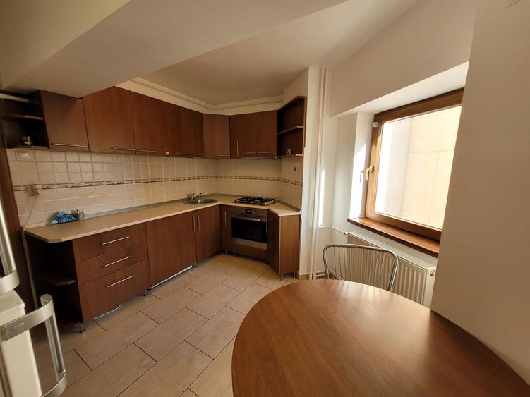 Apartament cu 2 camere decomandat, mobilat în Unirii