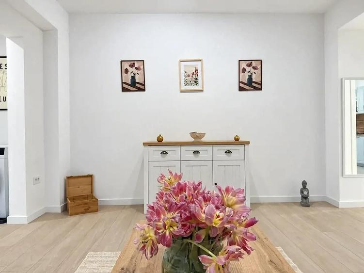 Apartament cu 2 camere decomandat în Central