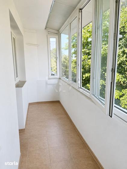 Apartament cu 4 camere semidecomandat în Drumul Taberei