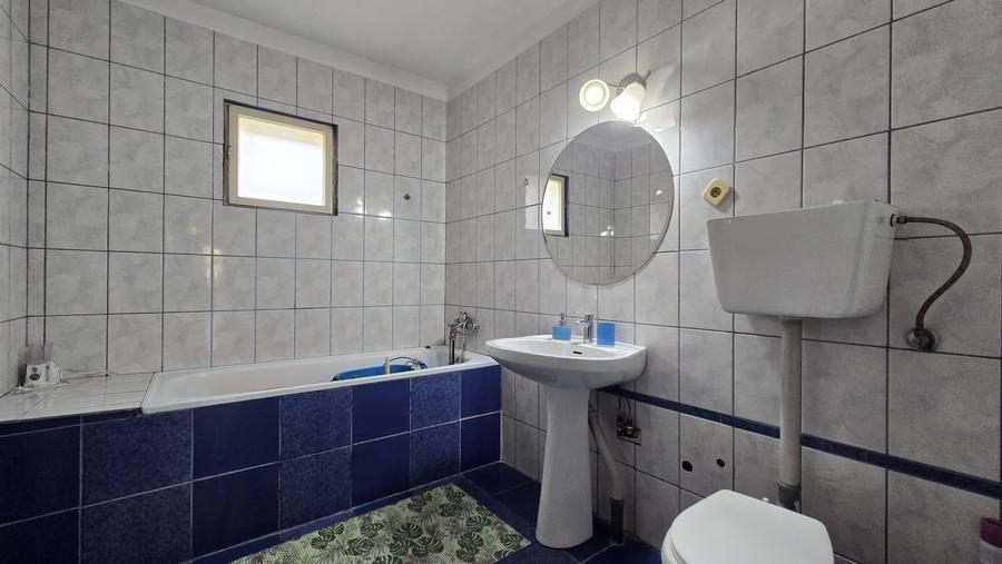 Casă cu 5 camere cu Canalizare în Chitila