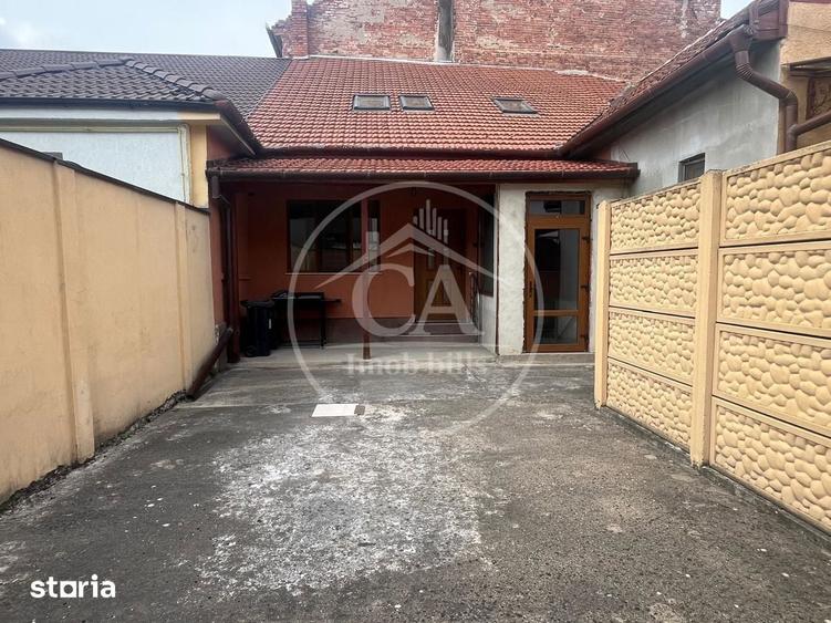 Casă cu 3 camere decomandat cu Teren 200 Mp în Orașul Nou