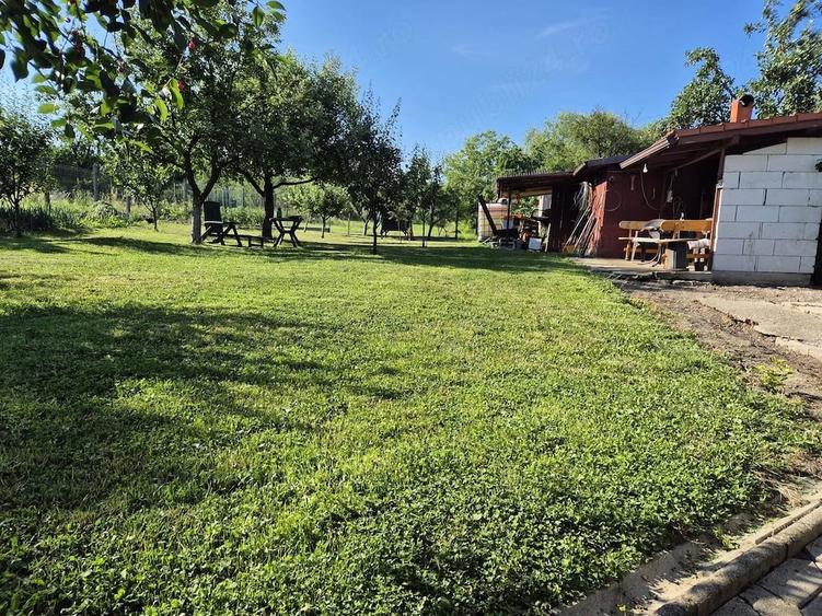 Casă cu 2 camere cu Teren 2089 Mp în Spini