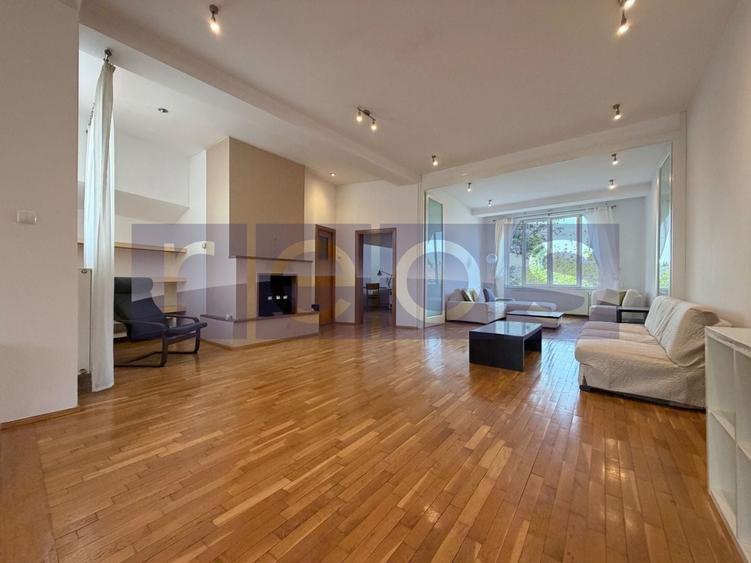 Apartament cu 3 camere semidecomandat, mobilat în Primăverii