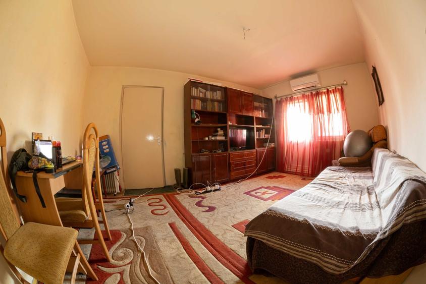 Apartament cu 2 camere decomandat în Exterior Vest